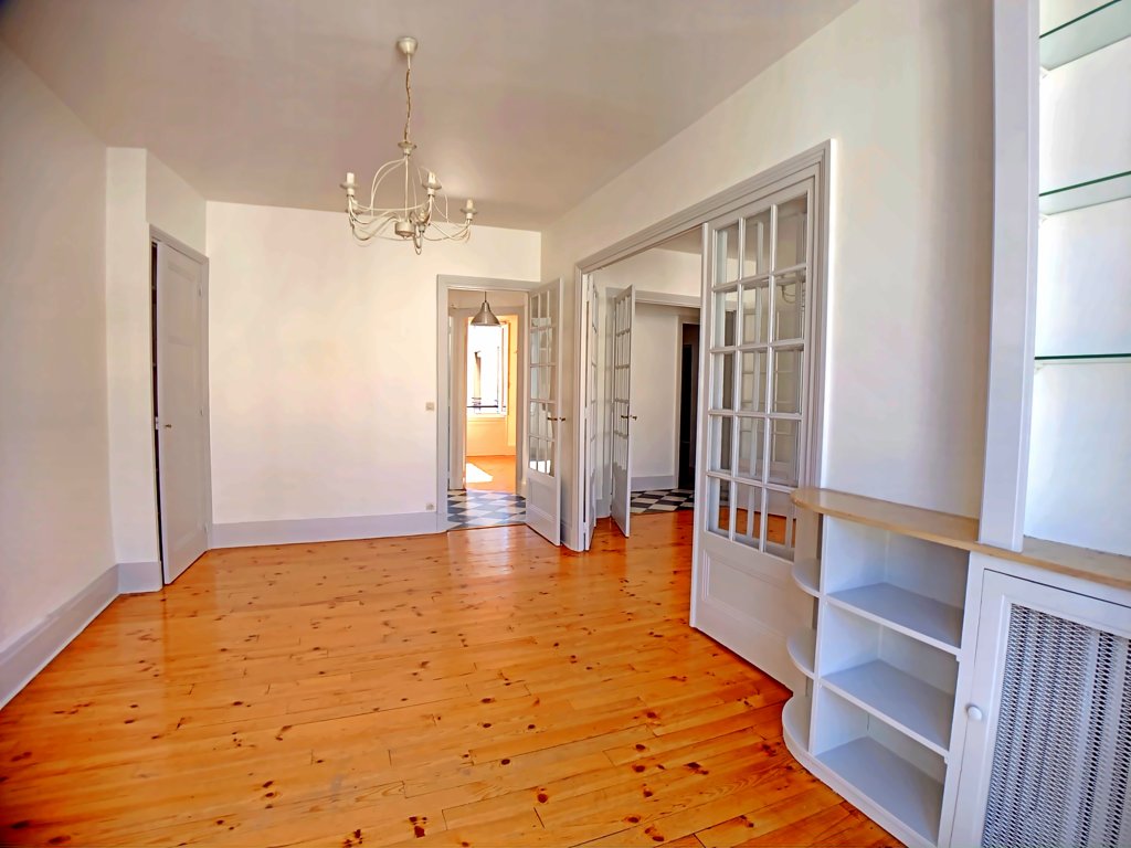 APPARTEMENT T3 A LOUER - ST ETIENNE - 69.8 m2 - 690 &euro; charges comprises par mois
