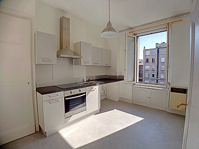 APPARTEMENT T3 A LOUER - ST ETIENNE - 69.8 m2 - 690 € charges comprises par mois