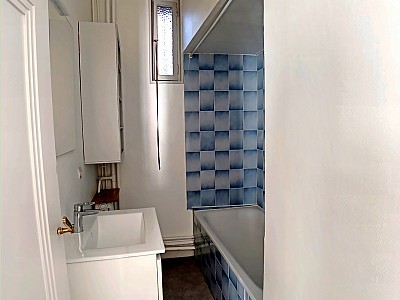 APPARTEMENT T3 A LOUER - ST ETIENNE - 69.8 m2 - 690 € charges comprises par mois