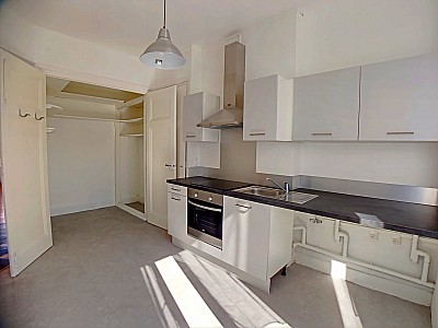 APPARTEMENT T3 A LOUER - ST ETIENNE - 69.8 m2 - 690 € charges comprises par mois