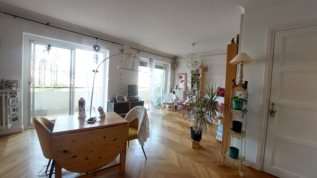 APPARTEMENT T3 A LOUER - ST ETIENNE - 86.45 m2 - 940 &euro; charges comprises par mois