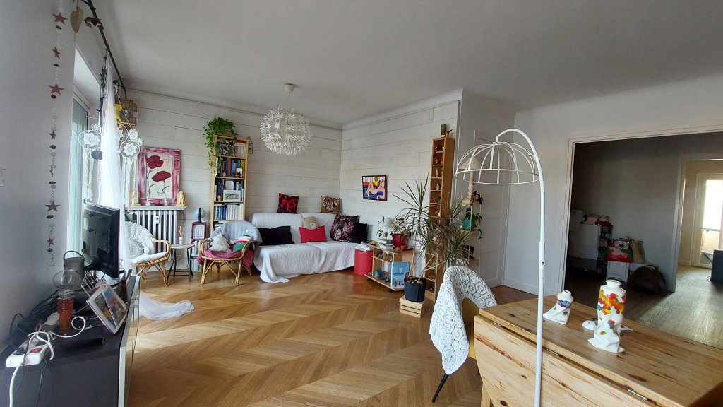 APPARTEMENT T3 A LOUER - ST ETIENNE - 86.45 m2 - 940 &euro; charges comprises par mois