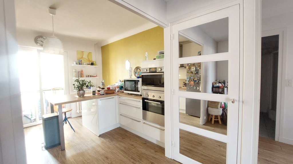 APPARTEMENT T3 A LOUER - ST ETIENNE - 86.45 m2 - 940 &euro; charges comprises par mois