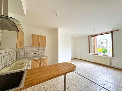 APPARTEMENT T3 A LOUER - ST ETIENNE - 51.3 m2 - 490 € charges comprises par mois