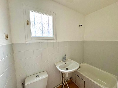APPARTEMENT T3 A LOUER - ST ETIENNE - 51.3 m2 - 490 € charges comprises par mois