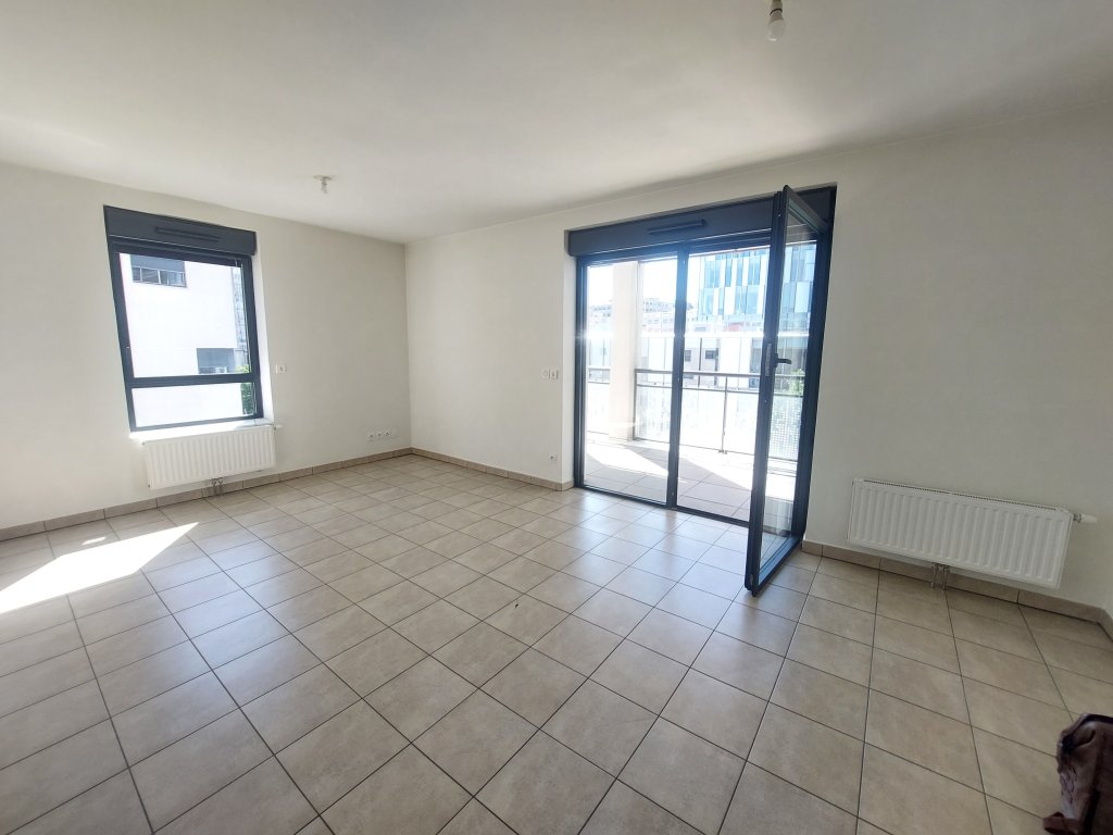 APPARTEMENT T3 A LOUER - ST ETIENNE - 59.89 m2 - 747 &euro; charges comprises par mois