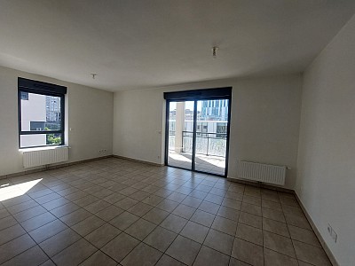 APPARTEMENT T3 A LOUER - ST ETIENNE - 59.89 m2 - 747 &euro; charges comprises par mois