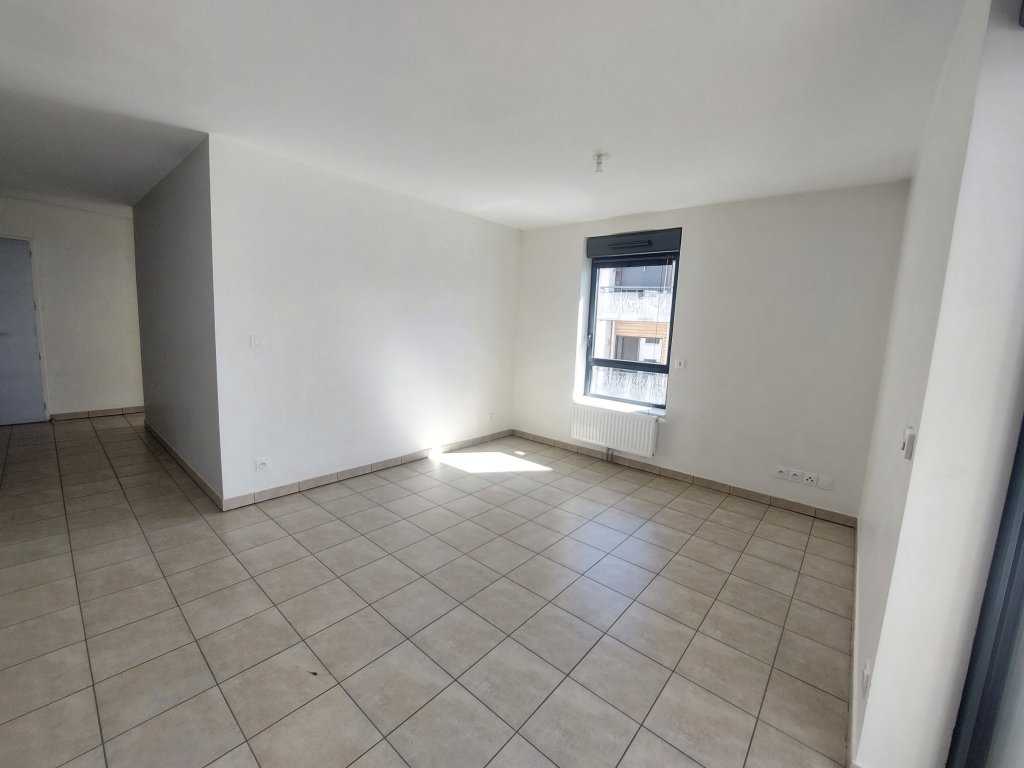 APPARTEMENT T3 A LOUER - ST ETIENNE - 59.89 m2 - 747 &euro; charges comprises par mois
