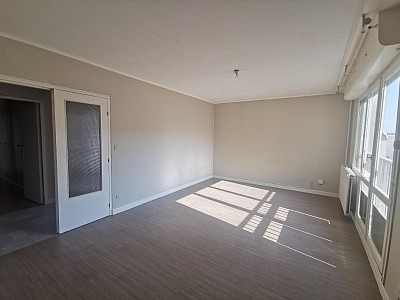 APPARTEMENT T3 A LOUER - ST ETIENNE - 70.92 m2 - 645 € charges comprises par mois
