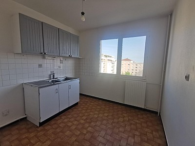 APPARTEMENT T3 A LOUER - ST ETIENNE - 70.92 m2 - 645 € charges comprises par mois