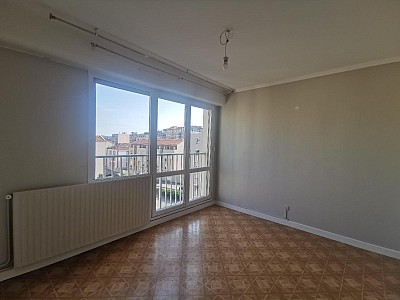 APPARTEMENT T3 A LOUER - ST ETIENNE - 70.92 m2 - 645 € charges comprises par mois