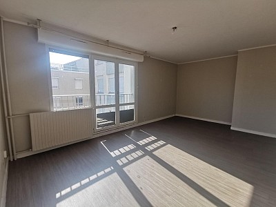 APPARTEMENT T3 A LOUER - ST ETIENNE - 70.92 m2 - 645 € charges comprises par mois