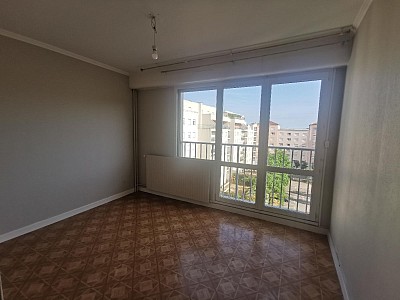 APPARTEMENT T3 A LOUER - ST ETIENNE - 70.92 m2 - 645 € charges comprises par mois