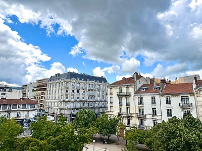 APPARTEMENT T3 A LOUER - ST ETIENNE - 74.9 m2 - 695 € charges comprises par mois