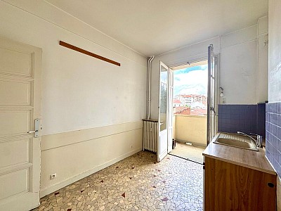 APPARTEMENT T3 A LOUER - ST ETIENNE - 74.9 m2 - 695 € charges comprises par mois
