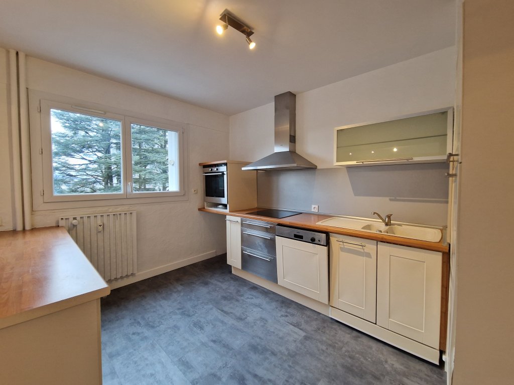 APPARTEMENT T3 A LOUER - ST ETIENNE - 67.06 m2 - 695 &euro; charges comprises par mois