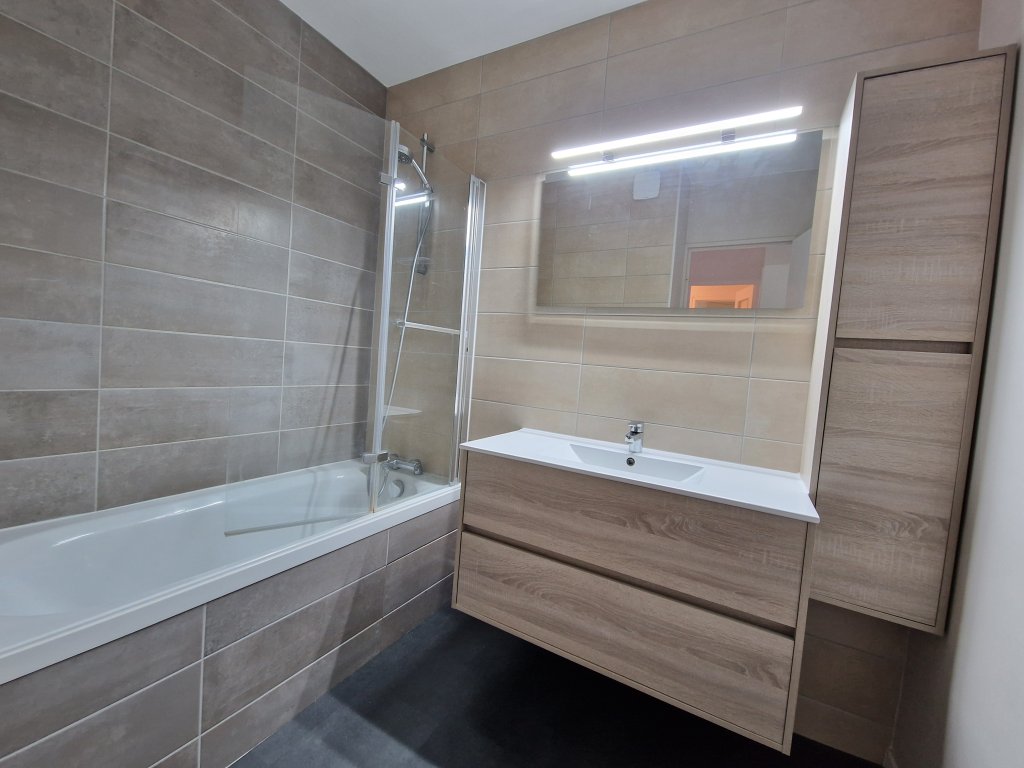 APPARTEMENT T3 A LOUER - ST ETIENNE - 67.06 m2 - 695 &euro; charges comprises par mois