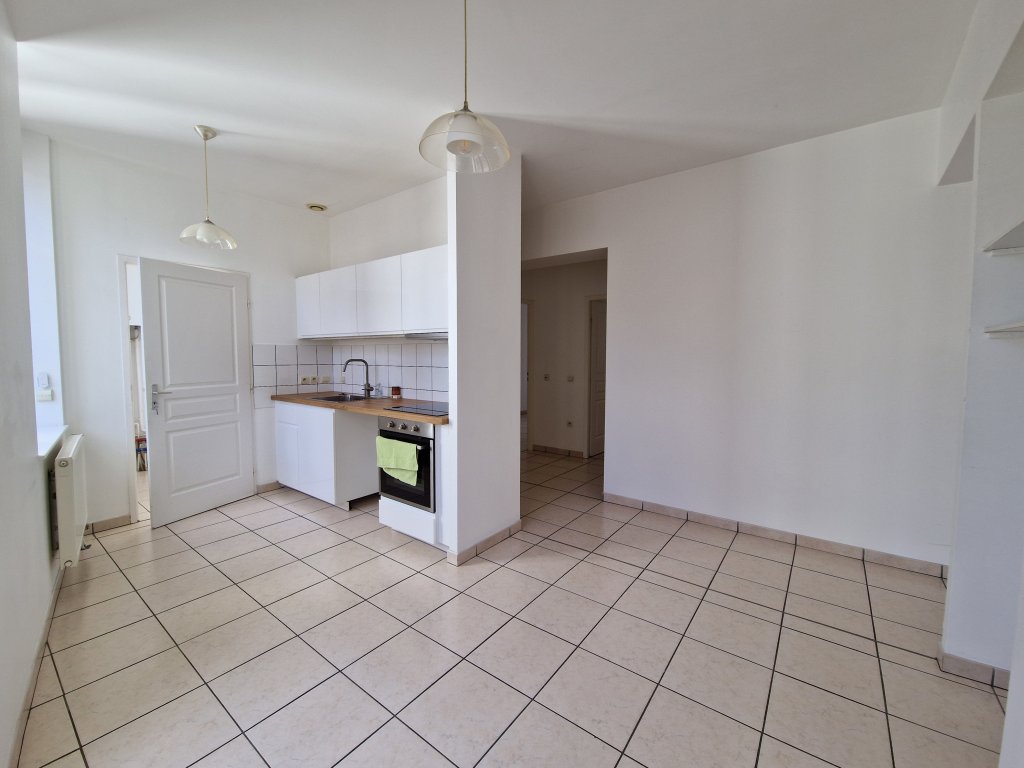 APPARTEMENT T3 A LOUER - ST ETIENNE - 72.5 m2 - 650 &euro; charges comprises par mois