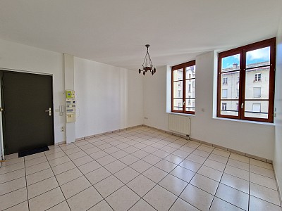 APPARTEMENT T3 A LOUER - ST ETIENNE - 72.5 m2 - 650 &euro; charges comprises par mois