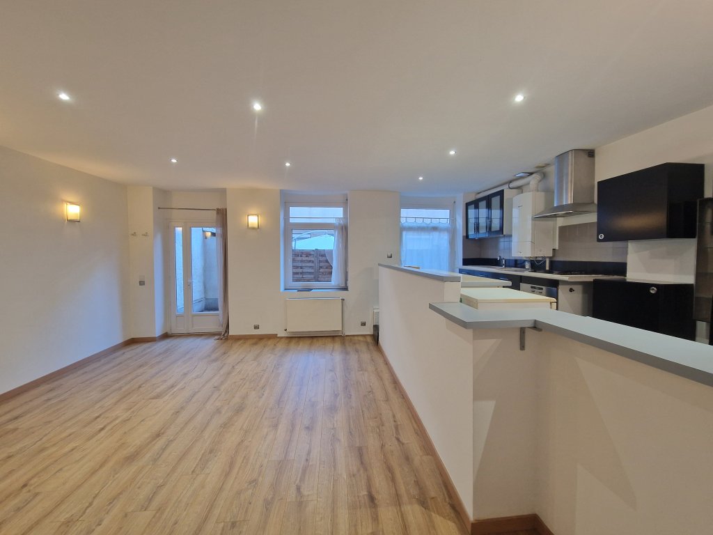 APPARTEMENT T3 A LOUER - ST ETIENNE - 71.05 m2 - 590 &euro; charges comprises par mois
