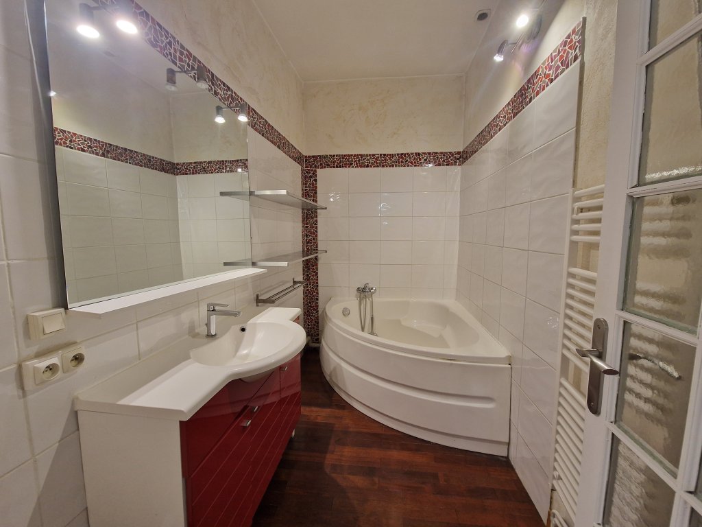 APPARTEMENT T3 A LOUER - ST ETIENNE - 71.05 m2 - 590 &euro; charges comprises par mois