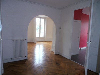 APPARTEMENT T3 A LOUER - ST ETIENNE - 99.03 m2 - 690 € charges comprises par mois