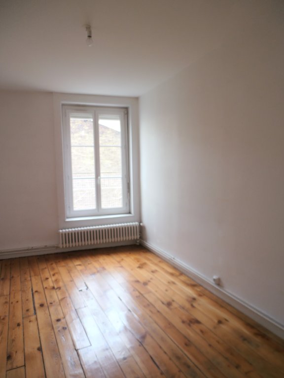 APPARTEMENT T3 A LOUER - ST ETIENNE - 99.03 m2 - 690 &euro; charges comprises par mois
