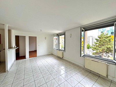 APPARTEMENT T3 A LOUER - ST ETIENNE - 49.45 m2 - 490 € charges comprises par mois