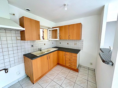 APPARTEMENT T3 A LOUER - ST ETIENNE - 49.45 m2 - 490 € charges comprises par mois