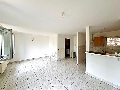 APPARTEMENT T3 A LOUER - ST ETIENNE - 49.45 m2 - 490 € charges comprises par mois