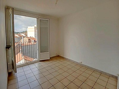 APPARTEMENT T3 A LOUER - ST ETIENNE - 67.74 m2 - 695 € charges comprises par mois