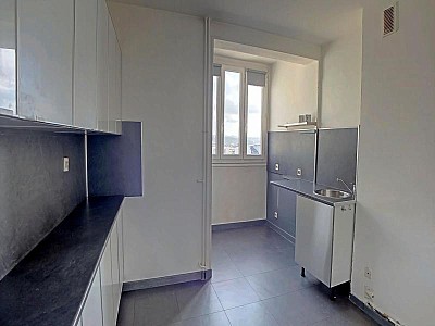 APPARTEMENT T3 A LOUER - ST ETIENNE - 67.74 m2 - 695 € charges comprises par mois