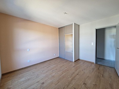 APPARTEMENT T3 A LOUER - ST GENEST LERPT - 77.91 m2 - 960 € charges comprises par mois