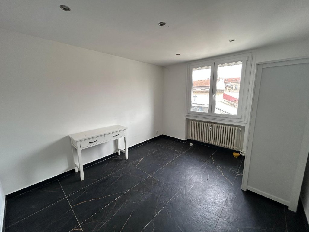 APPARTEMENT T3 A VENDRE - FIRMINY Centre Ville - 64 m2 - 57 500 &euro;