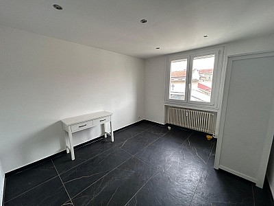 APPARTEMENT T3 A VENDRE - FIRMINY Centre Ville - 64 m2 - 57 500 €