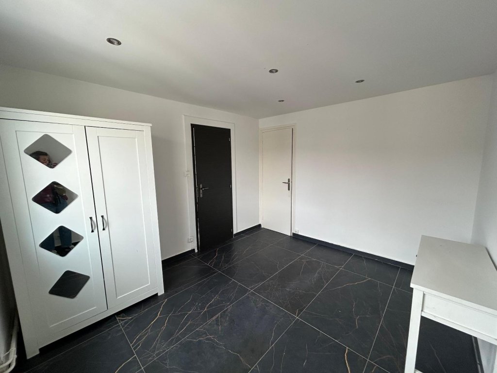APPARTEMENT T3 A VENDRE - FIRMINY Centre Ville - 64 m2 - 57 500 &euro;