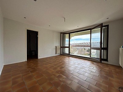 APPARTEMENT T3 A VENDRE - ST ETIENNE - 62 m2 - 45 000 €