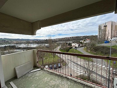 APPARTEMENT T3 A VENDRE - ST ETIENNE - 62 m2 - 45 000 €