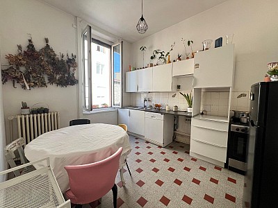 APPARTEMENT T3 A VENDRE - ST ETIENNE - 74 m2 - 60 000 €