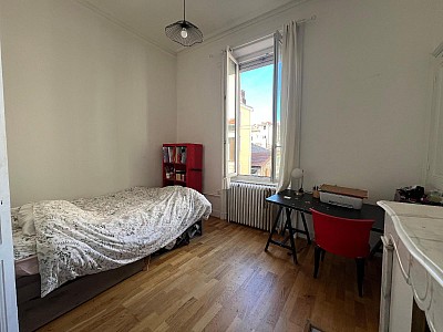 APPARTEMENT T3 A VENDRE - ST ETIENNE - 74 m2 - 60 000 €