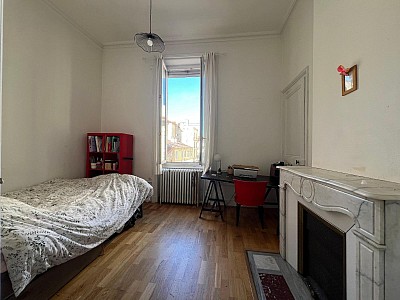 APPARTEMENT T3 A VENDRE - ST ETIENNE - 74 m2 - 60 000 €