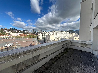 APPARTEMENT T3 A VENDRE - ST ETIENNE - 72 m2 - 89 000 €