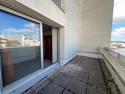 APPARTEMENT T3 A VENDRE - ST ETIENNE - 72 m2 - 89 000 €