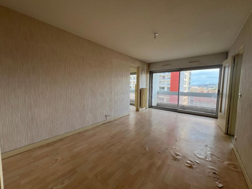 APPARTEMENT T3 A VENDRE - ST ETIENNE - 66 m2 - 75 000 &euro;
