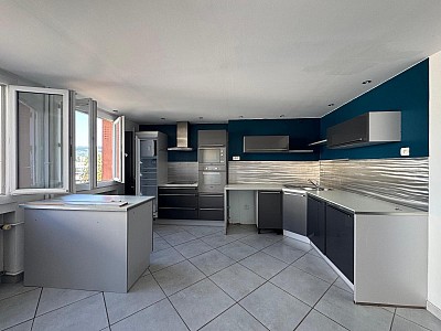 APPARTEMENT T3 A VENDRE - ST ETIENNE - 57 m2 - 75 000 €