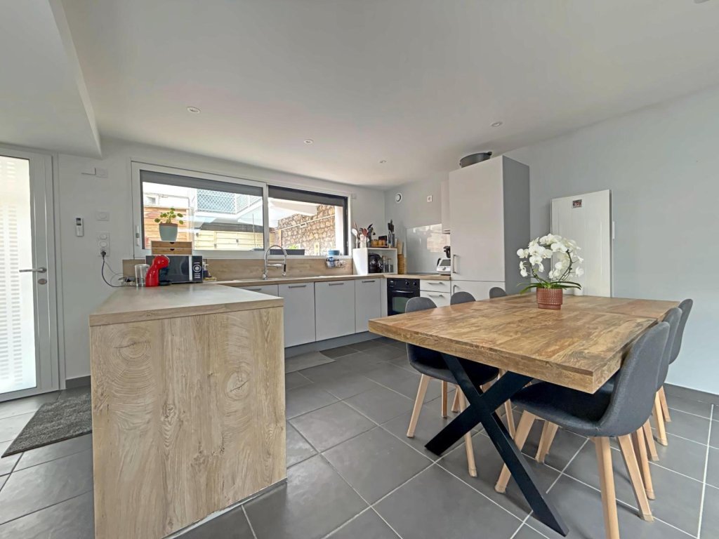 APPARTEMENT T3 A VENDRE - ST ETIENNE Centre Ville - 93 m2 - 185 000 &euro;