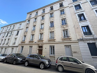 APPARTEMENT T3 A VENDRE - ST ETIENNE - 71 m2 - 85 000 €