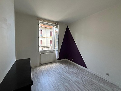 APPARTEMENT T3 A VENDRE - ST ETIENNE - 71 m2 - 85 000 €