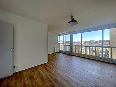 APPARTEMENT T3 A VENDRE - ST ETIENNE Centre Ville - 52.44 m2 - 75 000 €