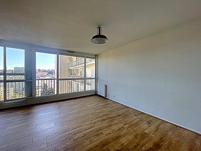 APPARTEMENT T3 A VENDRE - ST ETIENNE Centre Ville - 52.44 m2 - 75 000 €